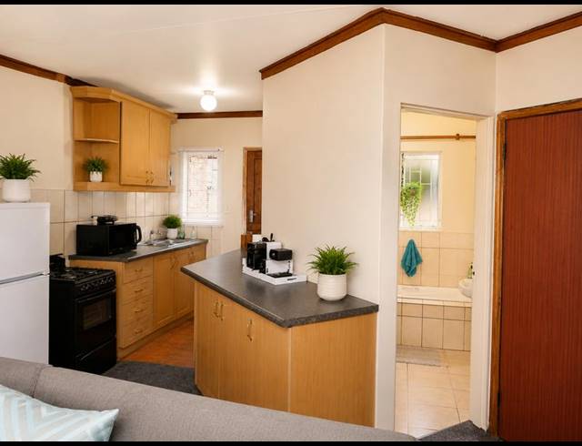 2 BEDROOM TOWNHOUSE FOR SALE IN UITSIG